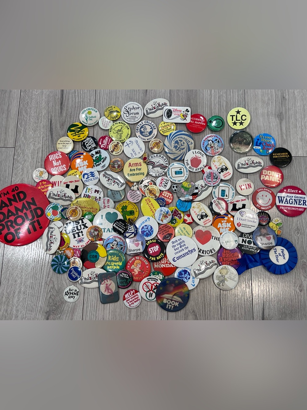 Large Mixed Lot Vintage Assorted Pinback Buttons Pins & Badges Bulk Collection